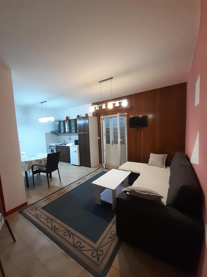Apartments Cebalo - Ekonomija كورتْشولا المظهر الخارجي الصورة